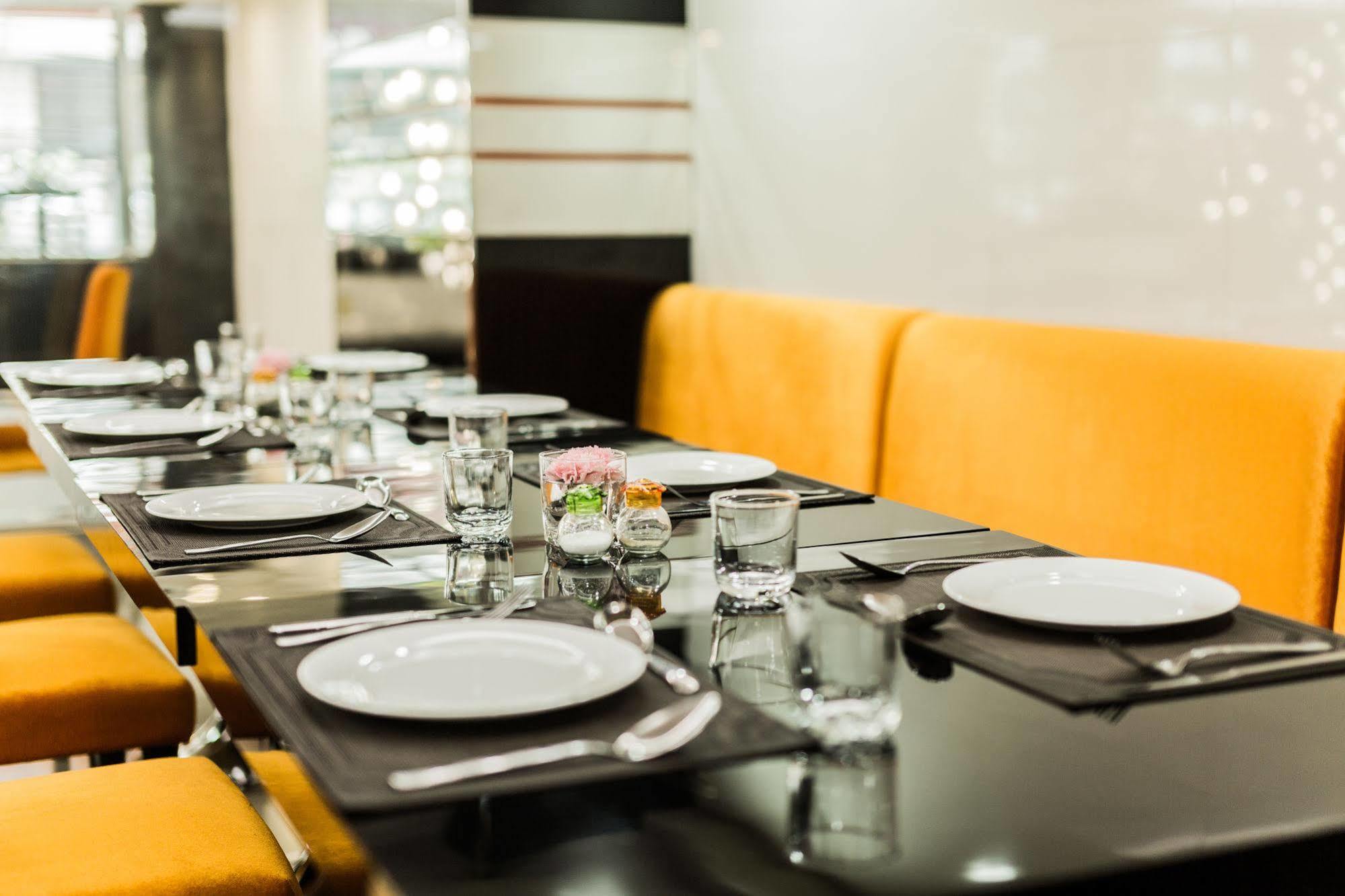 Le Touche Hotel Bangkok Luaran gambar